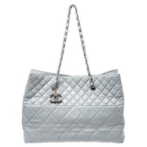 Pre Owned حقيبة يد شانيل In The Business كبيرة جلد لامعة رمادية