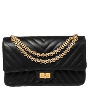 Pre Owned Chanel Black Chevron Leather Reissue 2.55 Classic 225 Flap Bag