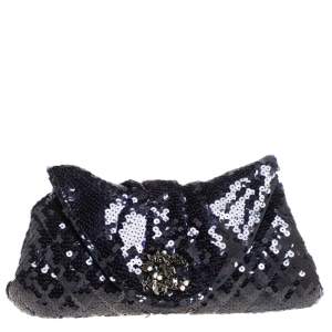 مملوكة مسبقًا Chanel Navy Blue Sequins CC Half Moon Clutch