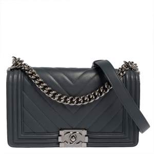 Pre Owned Chanel Grey Leather Medium Boy Flap Bag