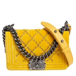 مملوكة مسبقًا Chanel Yellow Quilted Velvet Small Boy Flap Bag