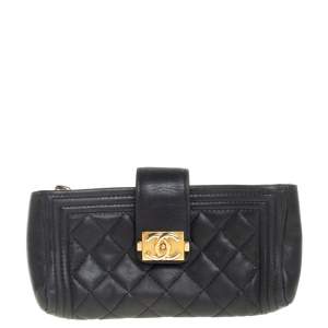 مملوكة مسبقًا Chanel Black Quilted Leather Boy Phone Holder Clutch
