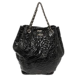 Pre Owned Chanel Black Camellia Quilted Vinyl Rock In Moscow Hobo