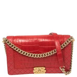 مملوكة مسبقًا Chanel Red Alligator and Leather New Medium Reverso Boy Flap Bag