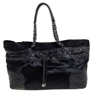 Pre Owned Chanel Black Quilted Aged Leather and Calfhair Drawstring Tote