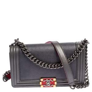 مملوكة مسبقًا Chanel Grey Cube Embossed Leather Medium Boy Flap Bag