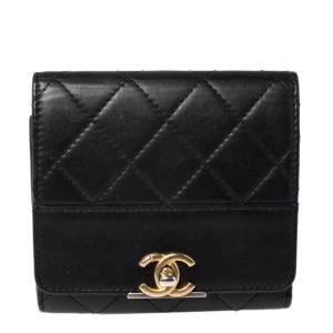 مملوكة مسبقًا Chanel Black Quilted Leather CC Trifold Wallet