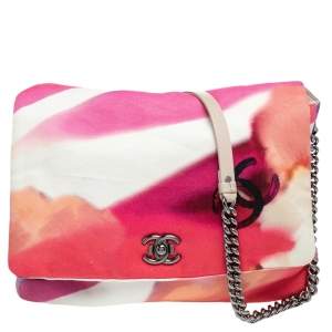 مملوكة مسبقًا Chanel Pink Canvas Flower Power Shoulder Bag