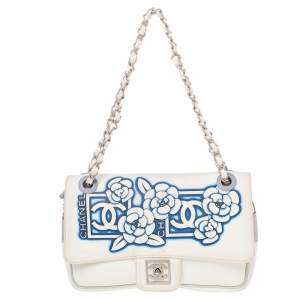 مملوكة مسبقًا Chanel White/Blue Floral Print Nylon Sport CC Flap Bag