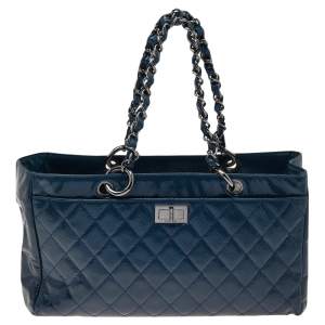 مملوكة مسبقًا Chanel Green Diamond Shine Quilted Leather Reissue Tote