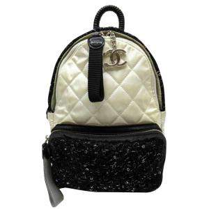Pre Owned Chanel White/Black Tweed Nylon Backpacks
