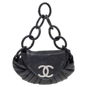 Pre Owned Chanel Black Leather Pleated Ring Handle CC Flap Bag