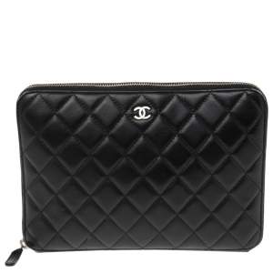 Pre Owned Chanel Black Quilted Leather Zip Organizer Clutch 
