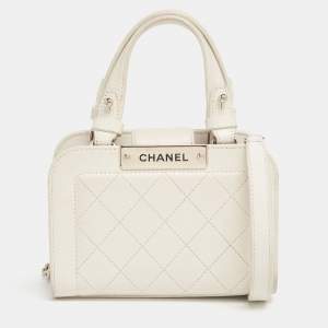 مملوكة مسبقًا Chanel White Quilted Leather Mini Label Click Tote