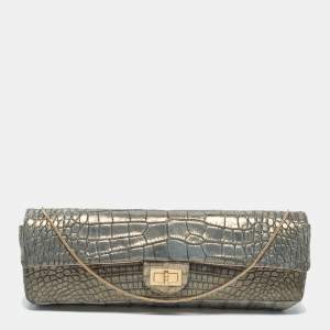 Pre Owned Chanel Metallic Green Croc Embossed Leather Reissue 2.55 East West Chain Clutch