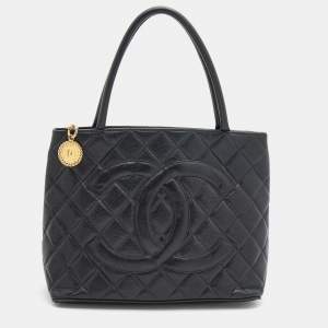 Pre Owned Chanel Black Quilted Caviar Leather Vintage Medallion Bag