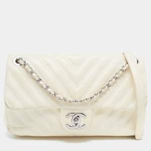 Pre Owned Chanel Cream Chevron Leather Medium Classic Single Flap Bag