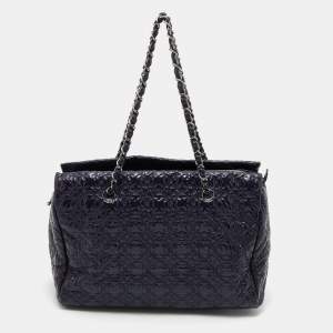 Pre Owned Chanel Purple Camellia Embossed Patent Leather Chain Bag