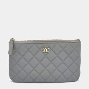 Pre Owned Chanel Grey Quilted Caviar Leather Medium O Case Zip Pouch