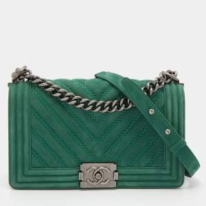 Pre Owned Chanel Green Chevron Nubuck Leather Medium Boy Flap Bag