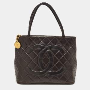 Pre Owned Chanel Black Quilted Leather Medallion Tote