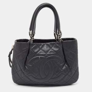 Pre Owned Chanel Black Quilted Caviar Leather Zip Expandable Shoulder Bag