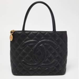 Pre Owned Chanel Black Quilted Caviar Leather Medallion Bag