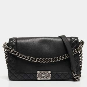 Pre Owned Chanel Black Leather Medium Boy Reverso Bag