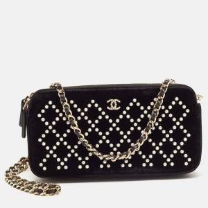 Pre Owned Chanel Black Quilted Pearl Velvet Double Zip Clutch Bag