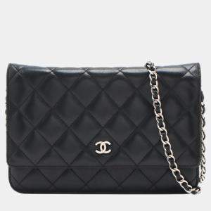 Chanel Black CC caviar wallet on Chain