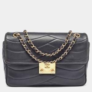 Pre Owned Chanel Navy Blue Quilted Leather Medium Pagoda Flap Bag