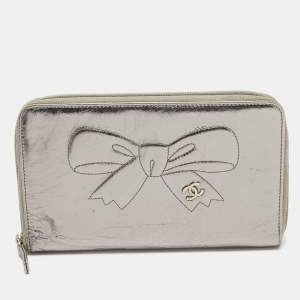Chanel Silver Leather CC Bow Zip Around Wallet Organizer