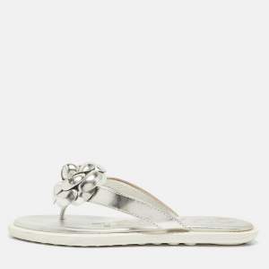 Chanel Silver Leather Camellia Thong Flats Size 36.5