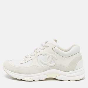مملوكة مسبقًا Chanel White Leather and Nylon CC Low Top Sneakers Size 37