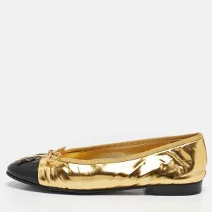 Pre Owned Chanel Gold/Black Patent and Leather CC Cap Toe Bow Ballet Flats Size 35.5