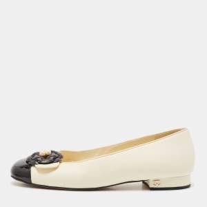 Chanel Beige/Black Leather Faux Pearl Camelia Ballet Flats Size 38