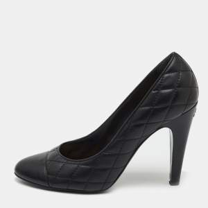 Pre Owned Chanel Black Quilted Leather Cap Toe CC Pumps Size 40.5