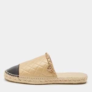 Pre Owned Chanel Metallic Gold/Black Quilted Leather CC Chain Link Espadrille Flat Mules Size 41