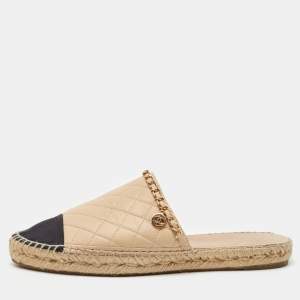 Chanel Beige/Black Quilted Leather and Fabric Cap Toe CC Chain Link Espadrille Flat Mules Size 42