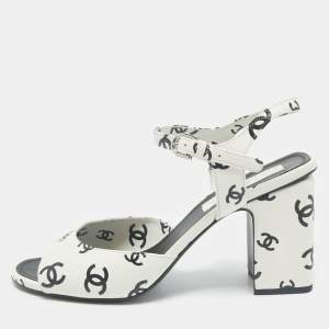 Chanel Cream/Black Leather CC Logo Ankle Strap Sandals Size 41