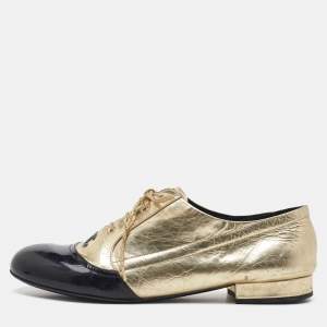 مملوكة مسبقًا Chanel Gold/Black Leather and Patent Leather CC Lace Up Oxfords Size 38.5