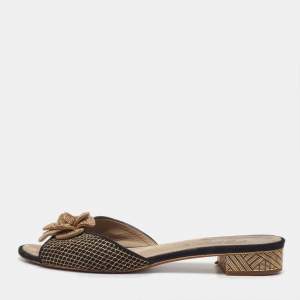 مملوكة مسبقًا Chanel Gold/Black Fabric and Mesh CC Camelia Embellished Slide Sandals Size 38