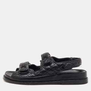 Pre Owned Chanel Black Quilted Leather CC Dad Flat Sandals Size 39