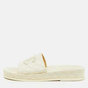 Pre Owned Chanel Off White Quilted Leather CC Slide Sandals Size 42