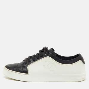 Pre Owned Chanel Black/White Leather and Rubber CC Cap Toe Lace Up Sneakers Size 39