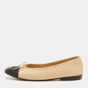 Pre Owned Chanel Beige/Black Leather CC Ballet Flats Size 38.5