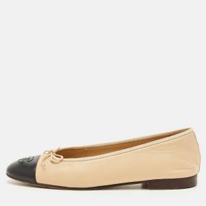 Pre Owned Chanel Beige/Black Leather CC Cap Toe Ballet Flats Size 37.5