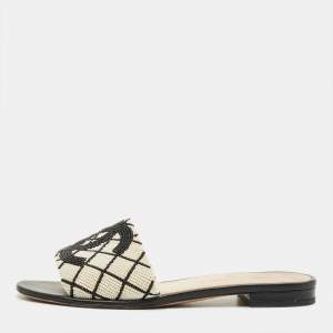 Pre Owned Chanel Black/White Faux Pearl Embellished CC Flat Slides Size 36.5