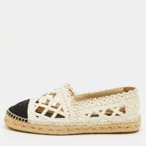 Pre Owned Chanel CC Size 38 White/Black Canvas and Straw Espadrille Flats