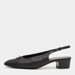 مملوكة مسبقًا Chanel CC Cap Toe Size 38 Black Fabric and Nubuck Leather Slingback Pumps